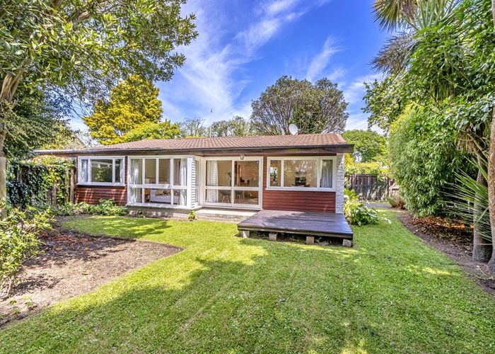  at 1/27 Colwyn Street, Bryndwr, Christchurch