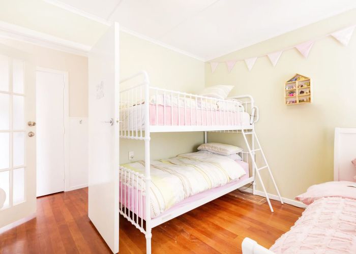  at 53 Sunnyside Road, Sunnyvale, Auckland