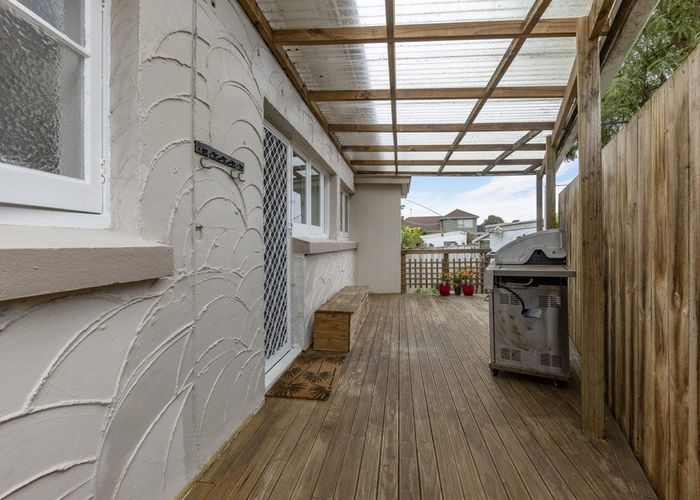  at 2/722 Manukau Road, Royal Oak, Auckland