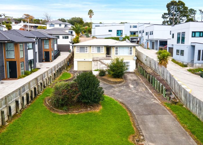  at 48 Kinross Street, Blockhouse Bay, Auckland