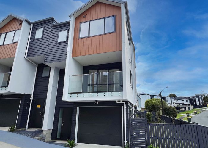  at 3/6 Woodhouse Place, West Harbour, Waitakere City, Auckland