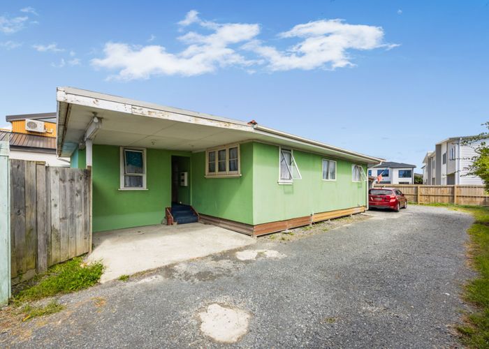 at 319 Massey Road, Mangere East, Auckland