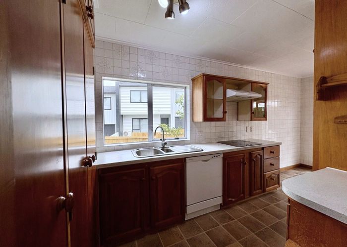  at 2/30 Arthur Road, Hill Park, Manukau City, Auckland