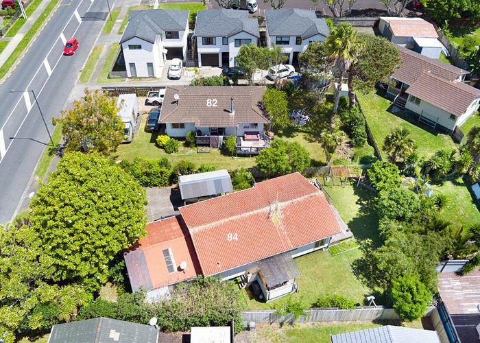  at 82 & 84 Moire Road, Royal Heights, Waitakere City, Auckland