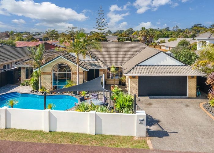  at 43 Corta Bella Place, Golflands, Manukau City, Auckland