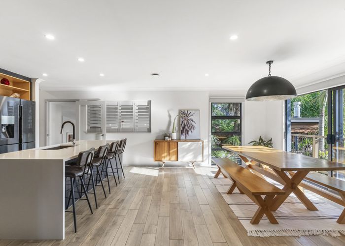  at 18 Admirals Court Drive, Greenhithe, Auckland
