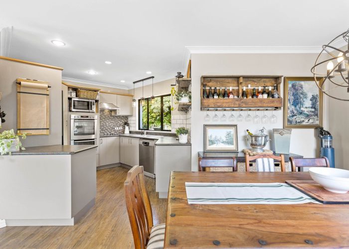  at 33 Greenfield Drive, Western Heights, Hamilton