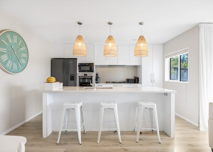  at 15 Somerset Place, Stanmore Bay, Rodney, Auckland