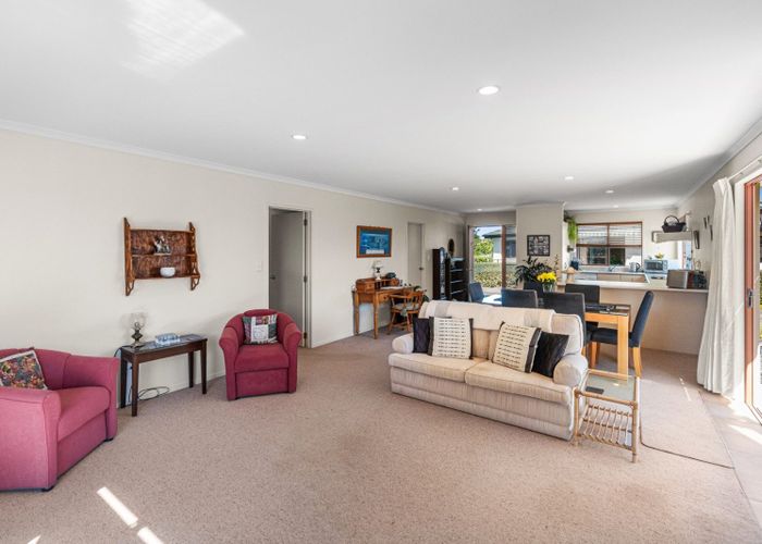  at 2/8 Cheyne Road, Pyes Pa, Tauranga, Bay Of Plenty
