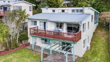  at 24 Pokapu Street, Titirangi, Auckland