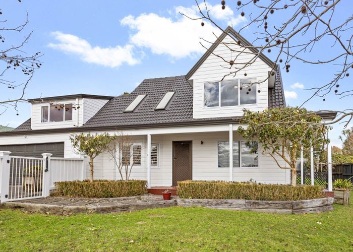  at 8 Picasso Drive, West Harbour, Waitakere City, Auckland