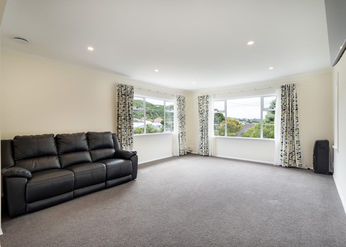 at 37 Hampton Hill Road, Tawa, Wellington