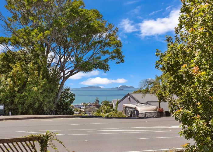  at 1/560 East Coast Road, Windsor Park, Auckland