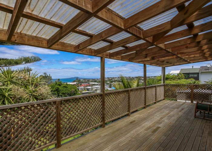  at 65 Woodlands Crescent, Browns Bay, North Shore City, Auckland