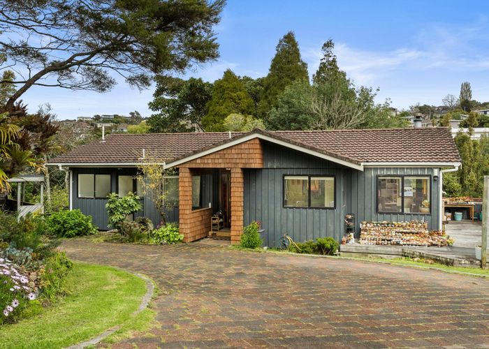  at 76 Cheriton Road, Mellons Bay, Auckland