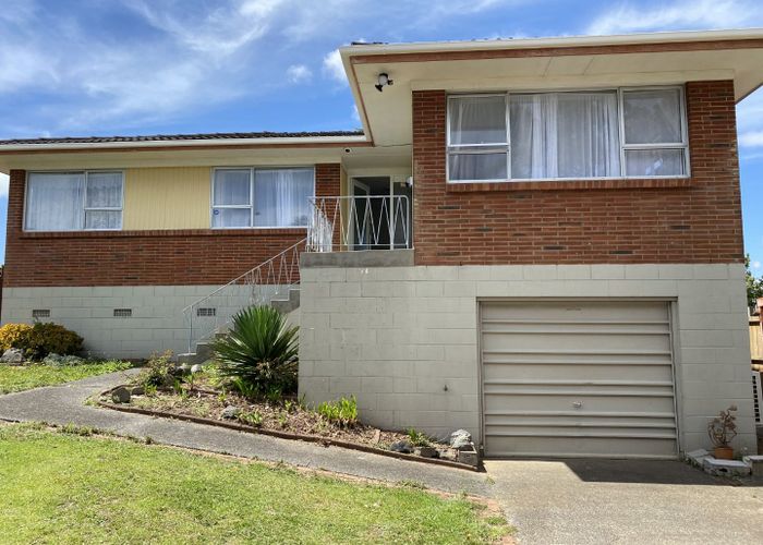  at 72 Botany Road, Botany Downs, Manukau City, Auckland