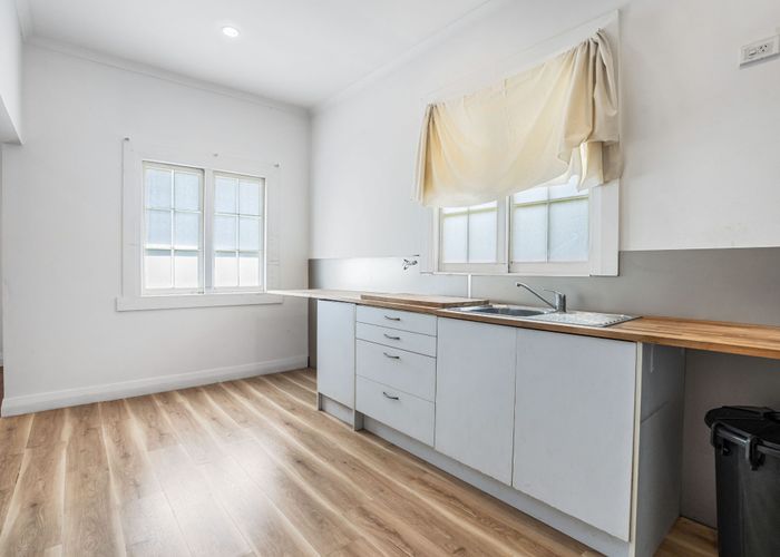  at 64 Mangere Road, Otahuhu, Auckland