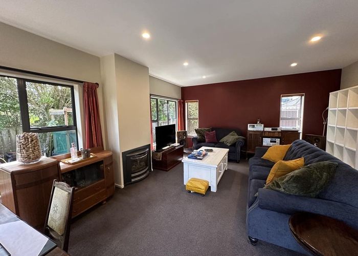  at 18 Silver Pine Ave, Woodridge, Wellington, Wellington