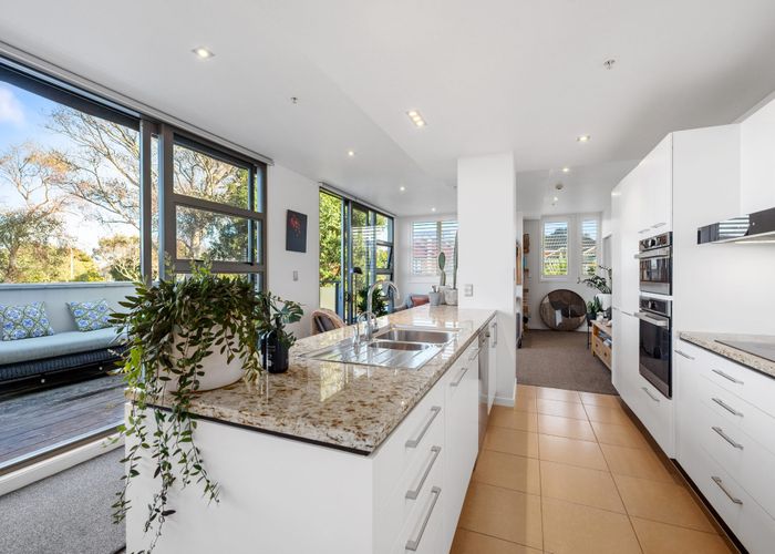  at 111/16 Huron Street, Takapuna, North Shore City, Auckland