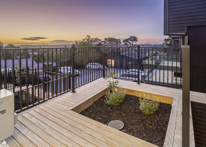  at 9 Seaview Road, Glenfield, North Shore City, Auckland