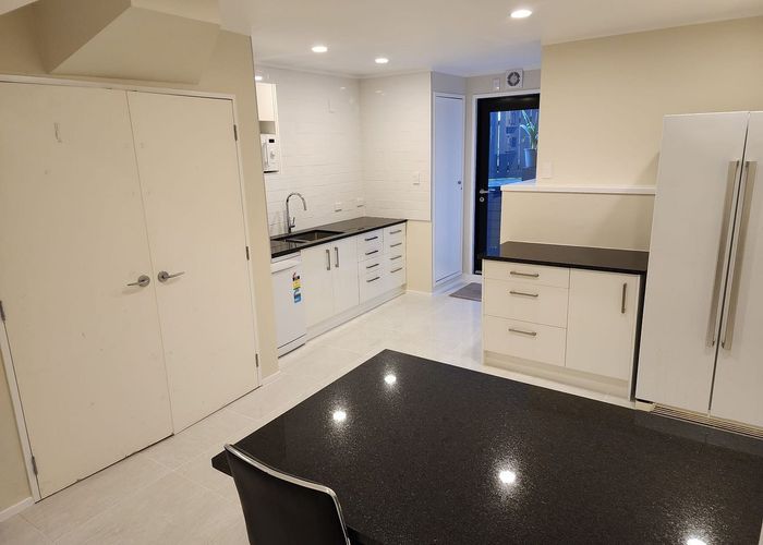  at 102 Wiseley Road, West Harbour, Waitakere City, Auckland