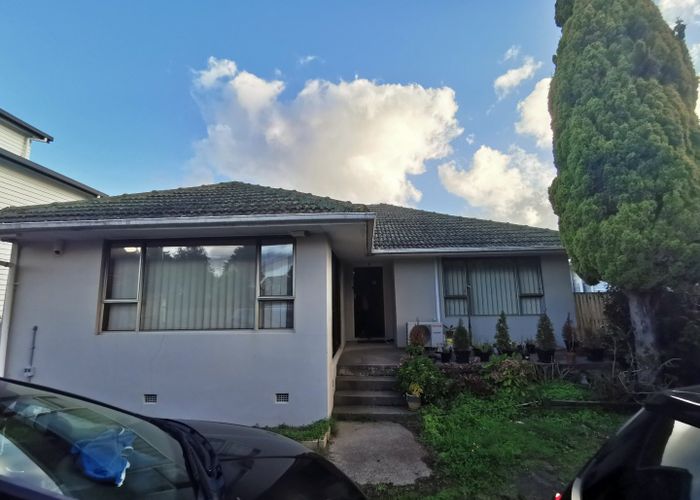  at 26 Swanson Rd, Henderson, Waitakere City, Auckland