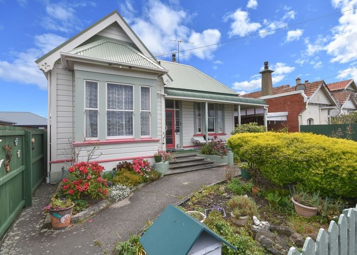  at 84 Queens Drive, Saint Kilda, Dunedin