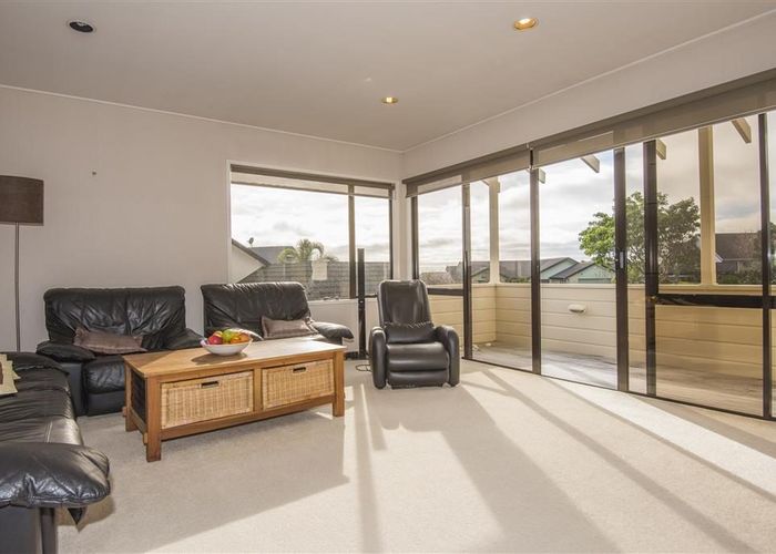  at 15A Gillard Place, Eastern Beach, Manukau City, Auckland
