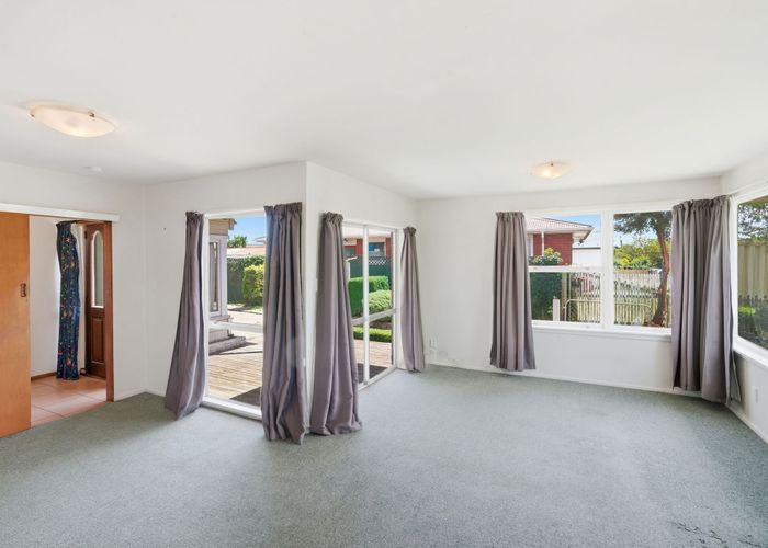 at 15 Wychwood Crescent, Bishopdale, Christchurch City, Canterbury