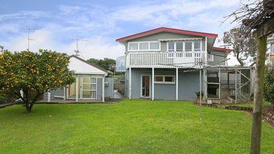  at 6 Meadow Crescent, Te Atatu South, Auckland