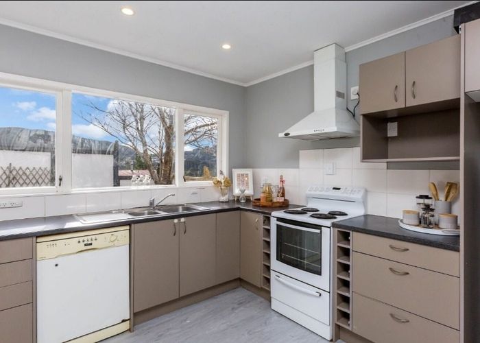  at 15 Holborn Drive, Stokes Valley, Lower Hutt, Wellington
