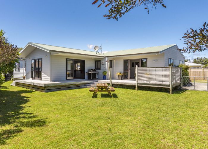 at 7 Adrian Grove, Waikanae Beach, Waikanae