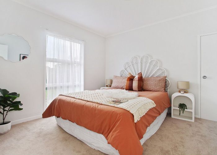  at 2/11 Ripon Crescent, Meadowbank, Auckland City, Auckland