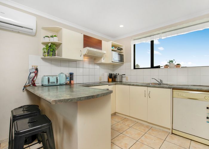  at 114 Naylors Drive, Mangere, Auckland