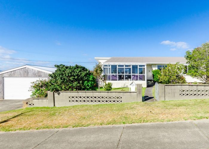  at 22 Gray Avenue, Paraparaumu Beach, Paraparaumu