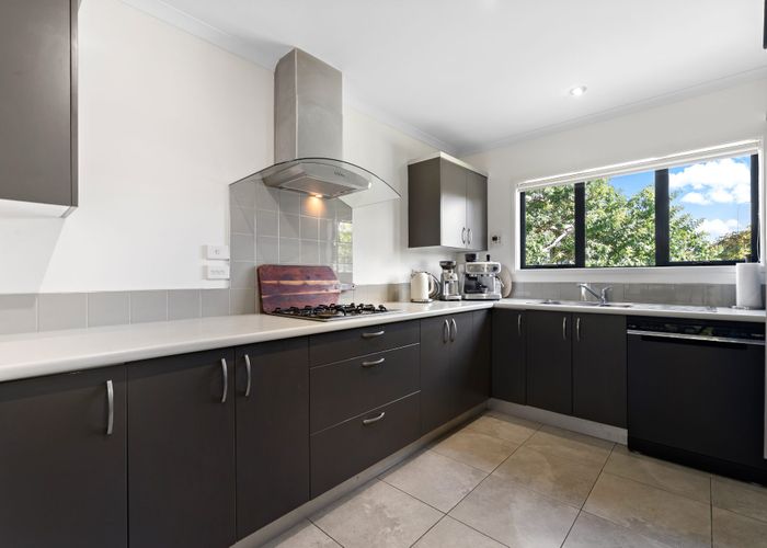  at 10 Vicente Place, Oteha, North Shore City, Auckland