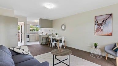  at 2/200 Chivalry Road, Glenfield, Auckland
