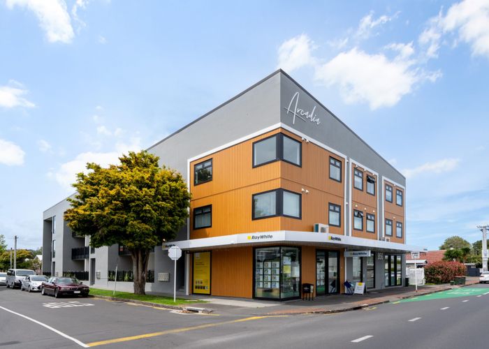  at 204/1A Kings Road, Mount Roskill, Auckland City, Auckland
