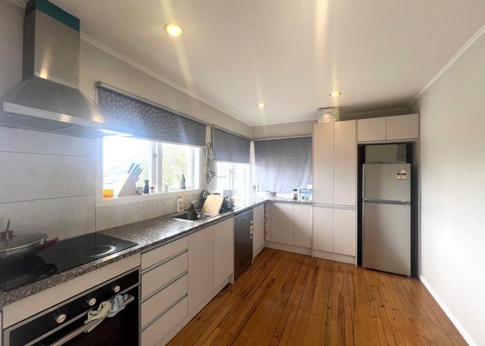  at 25 Kirrie Avenue, Te Atatu South, Waitakere City, Auckland