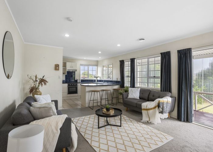  at 1/1 Cascades Road, Pakuranga Heights, Auckland