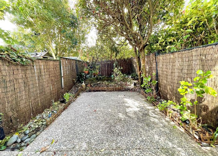  at 2/111 Balmoral Road, Mount Eden, Auckland City, Auckland