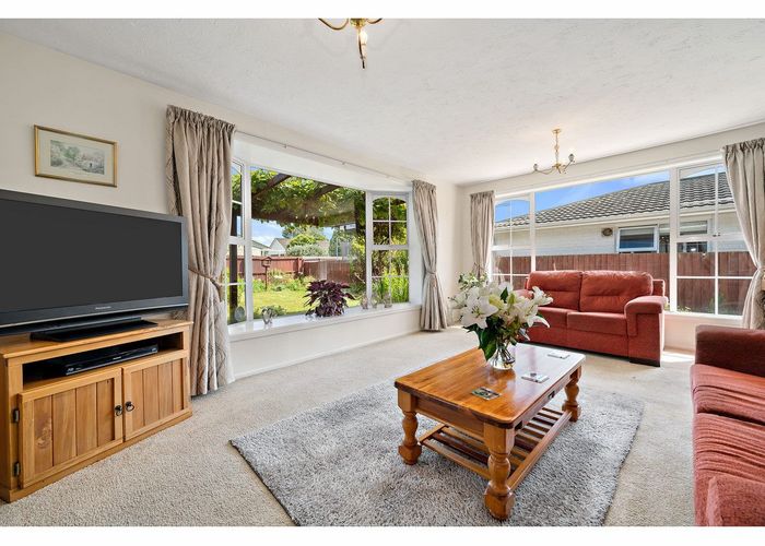  at 2/203 Main North Road, Redwood, Christchurch