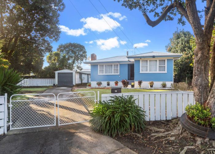  at 11 Leslie Place, Otara, Auckland