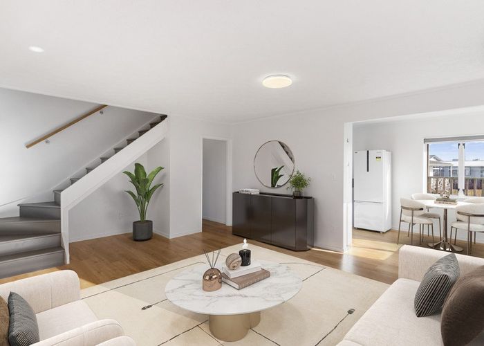  at 2/13 Greenstone Place, Clover Park, Manukau City, Auckland