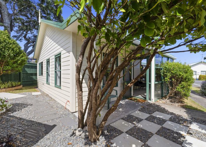  at 2/70 Whiteley Street, Moturoa, New Plymouth, Taranaki
