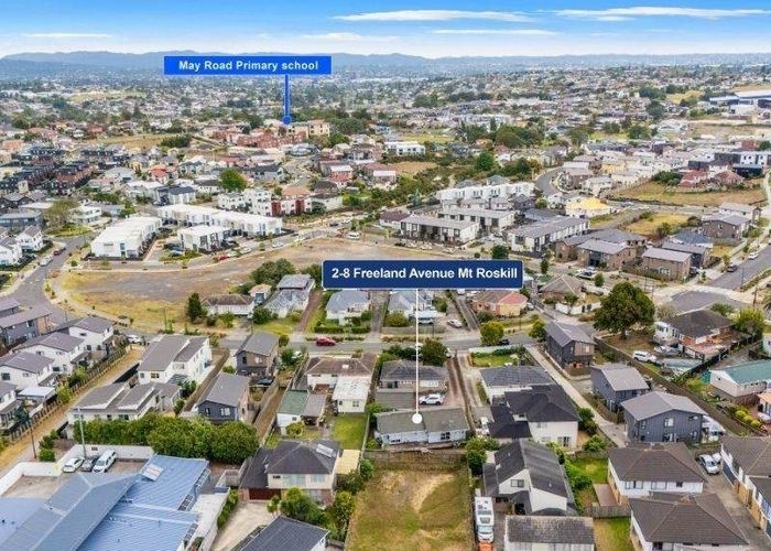  at 2/8 Freeland Avenue, Mount Roskill, Auckland City, Auckland