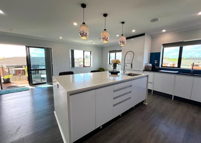  at 15 Carn Place, Weymouth, Manukau City, Auckland