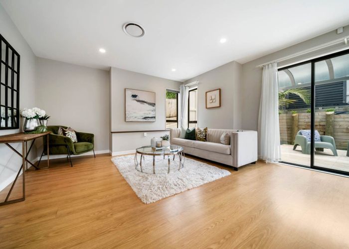  at 674 East Coast Road, Pinehill, North Shore City, Auckland