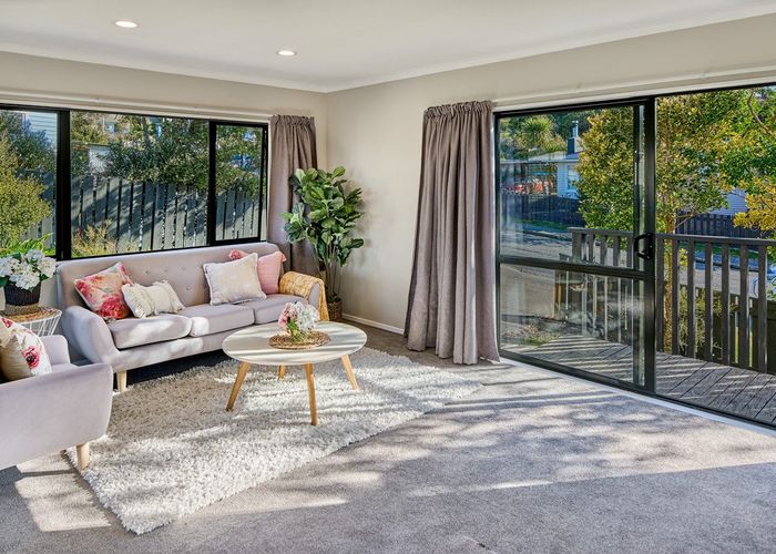  at 3 Makora Grove, Paremata, Porirua, Wellington