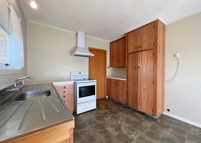  at 2 Garthwood Road, Hillcrest, Hamilton
